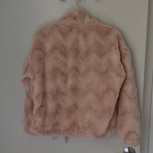 Urban Outfitters Eva Pink Faux Fur Jacket - Picture 5 of 9